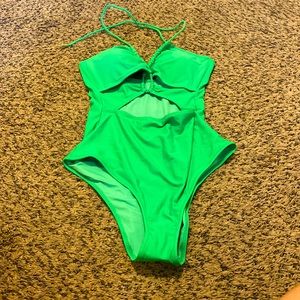 New without tags aerie one piece. Rope tie and cut out on the stomach.